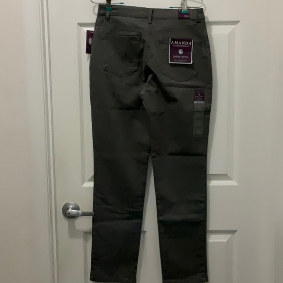 Gloria Vanderbilt Amanda Super Stretch Jeans - Picture 3 of 6